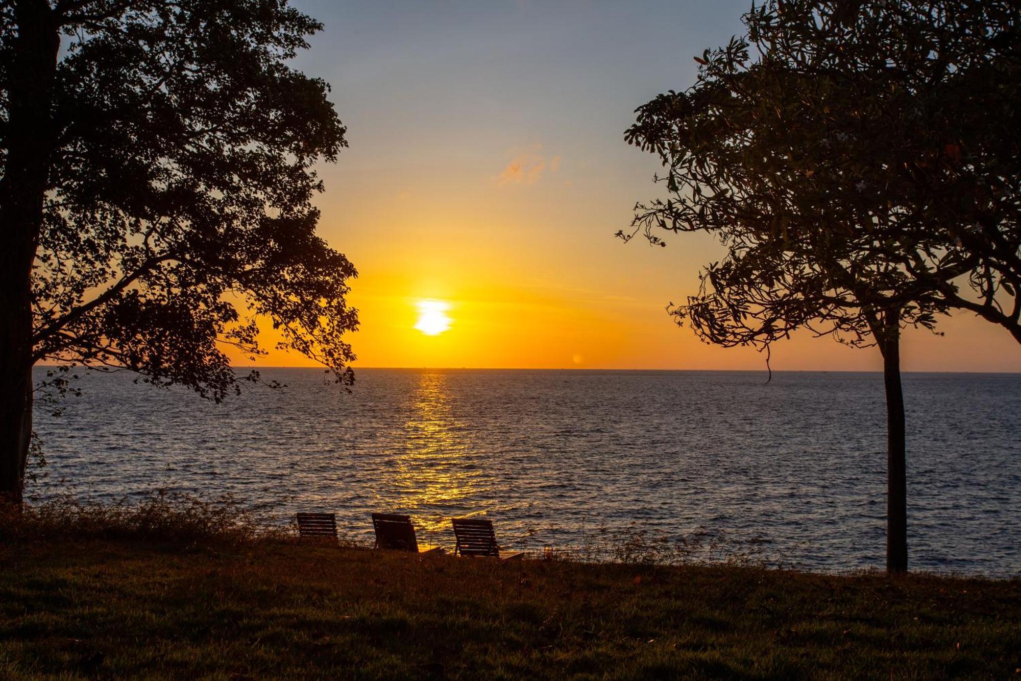 Ban Raya Resort And Spa Koh Racha Yai Exterior photo