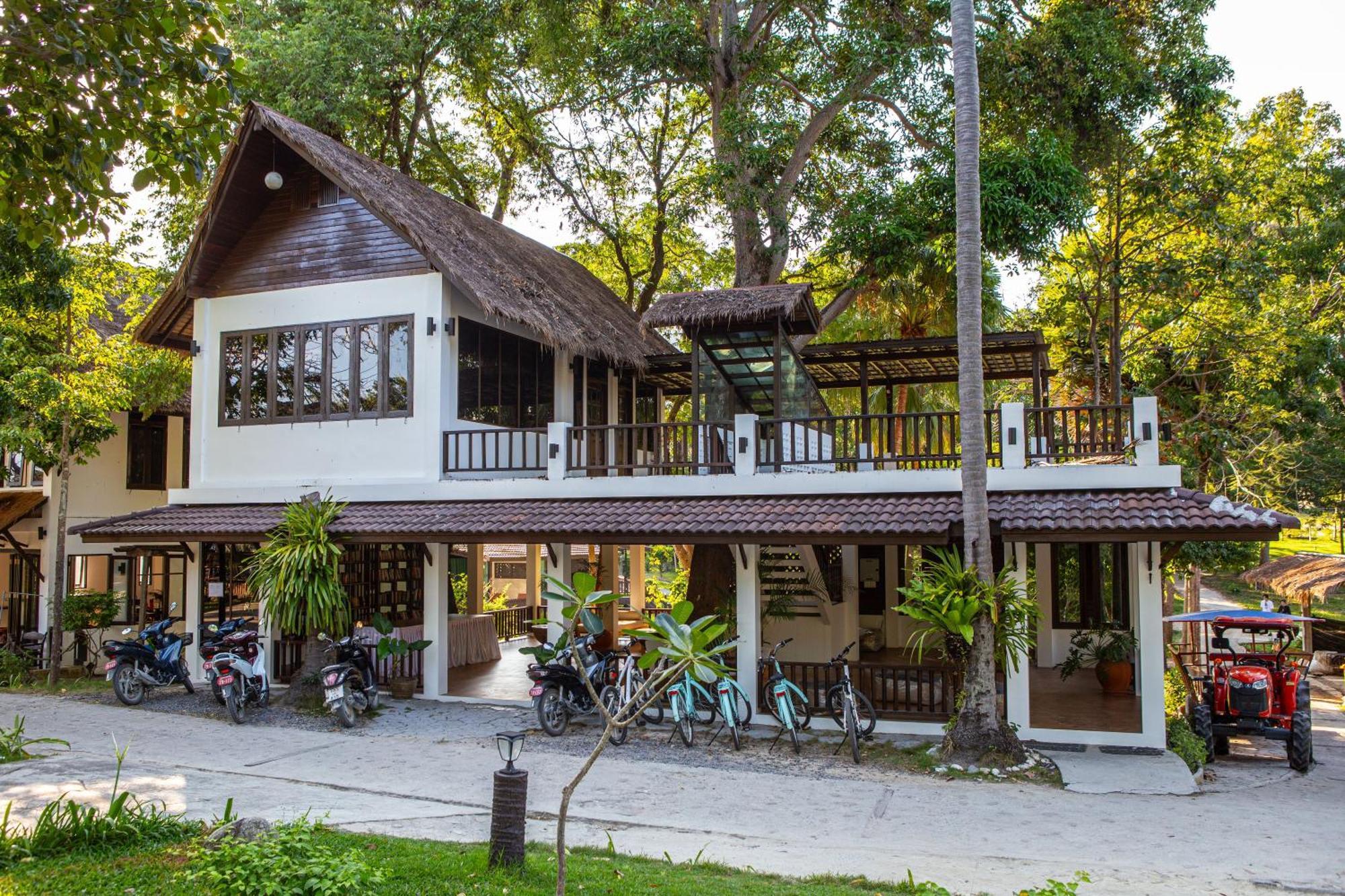 Ban Raya Resort And Spa Koh Racha Yai Exterior photo