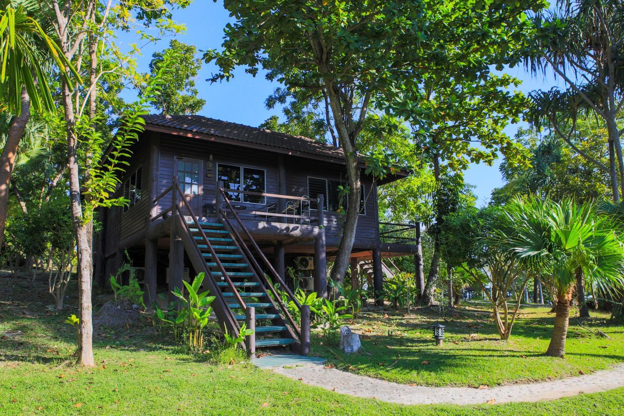 Ban Raya Resort And Spa Koh Racha Yai Exterior photo